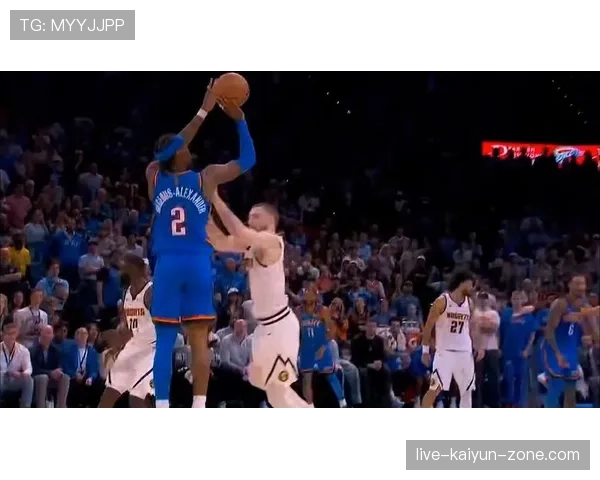 吉尔杰斯-亚历山大利用单打拉开空间提升关键时刻得分效率