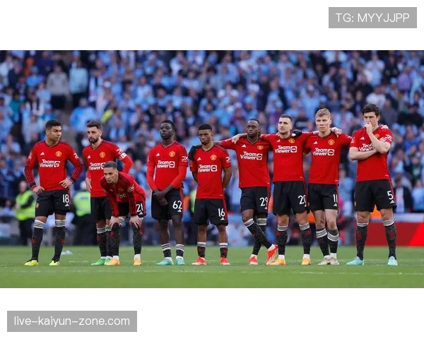 曼联近期表现波动，回暖迹象背后稳定性面临考验对赛季走势带来影响