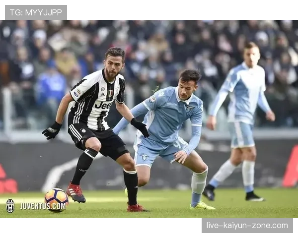 门框反弹球算不算有效触球？足球规则全解析