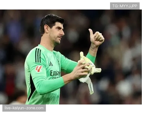 库尔图瓦对阵利物浦、曼城的极限扑救名场面解析